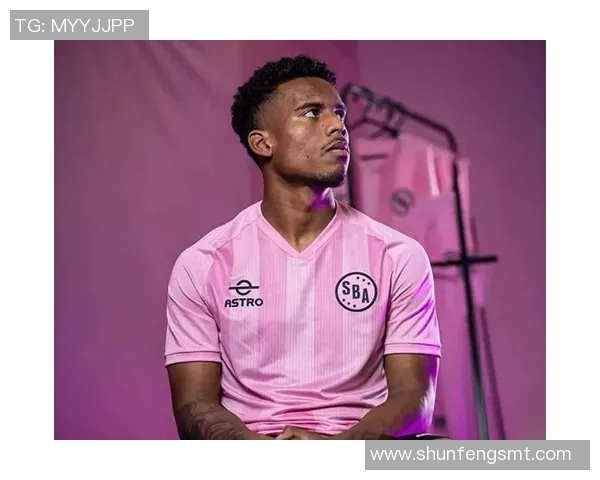 足球明星穿搭新风尚粉色球鞋引领时尚潮流的魅力之旅